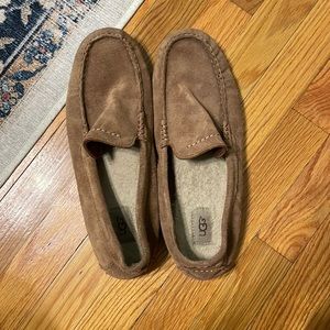 Ugg slippers size 11 brown